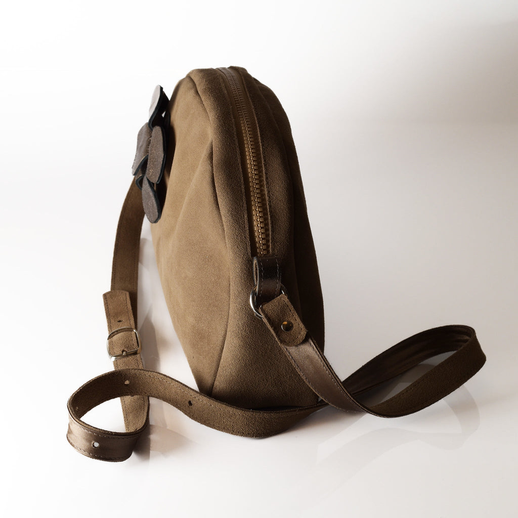 Bolso semicírculo en serraje - Masum Karimi