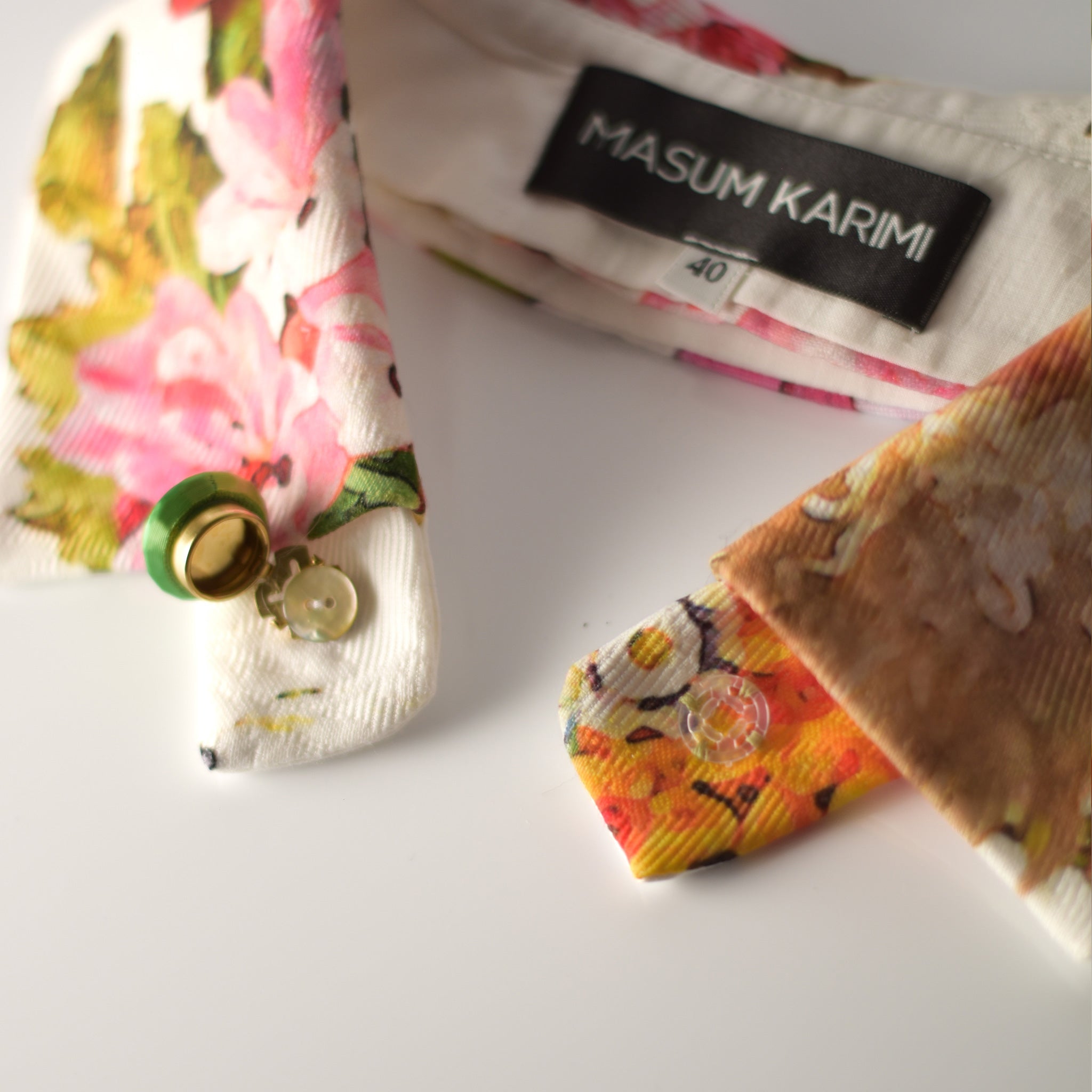 Cuello camisero de brocado floral - Masum Karimi