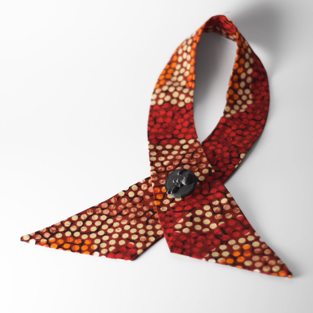 CUELLO CRUZADO LUNARES - Masum Karimi