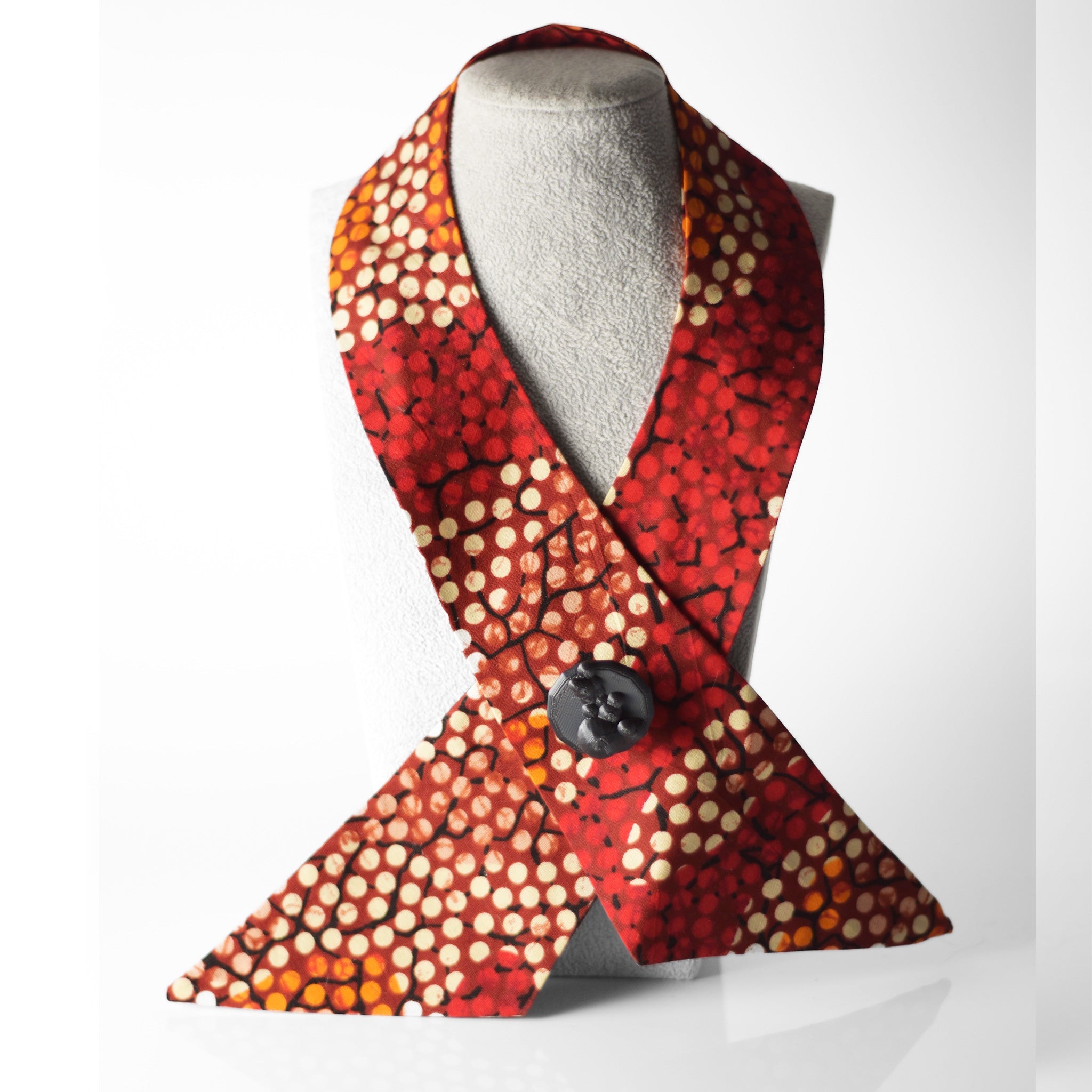 CUELLO CRUZADO LUNARES - Masum Karimi