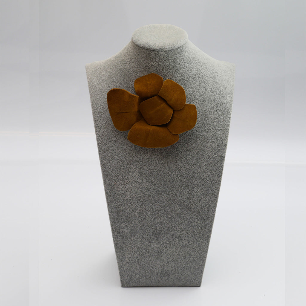 Flor de cuero marrón camel - Masum Karimi