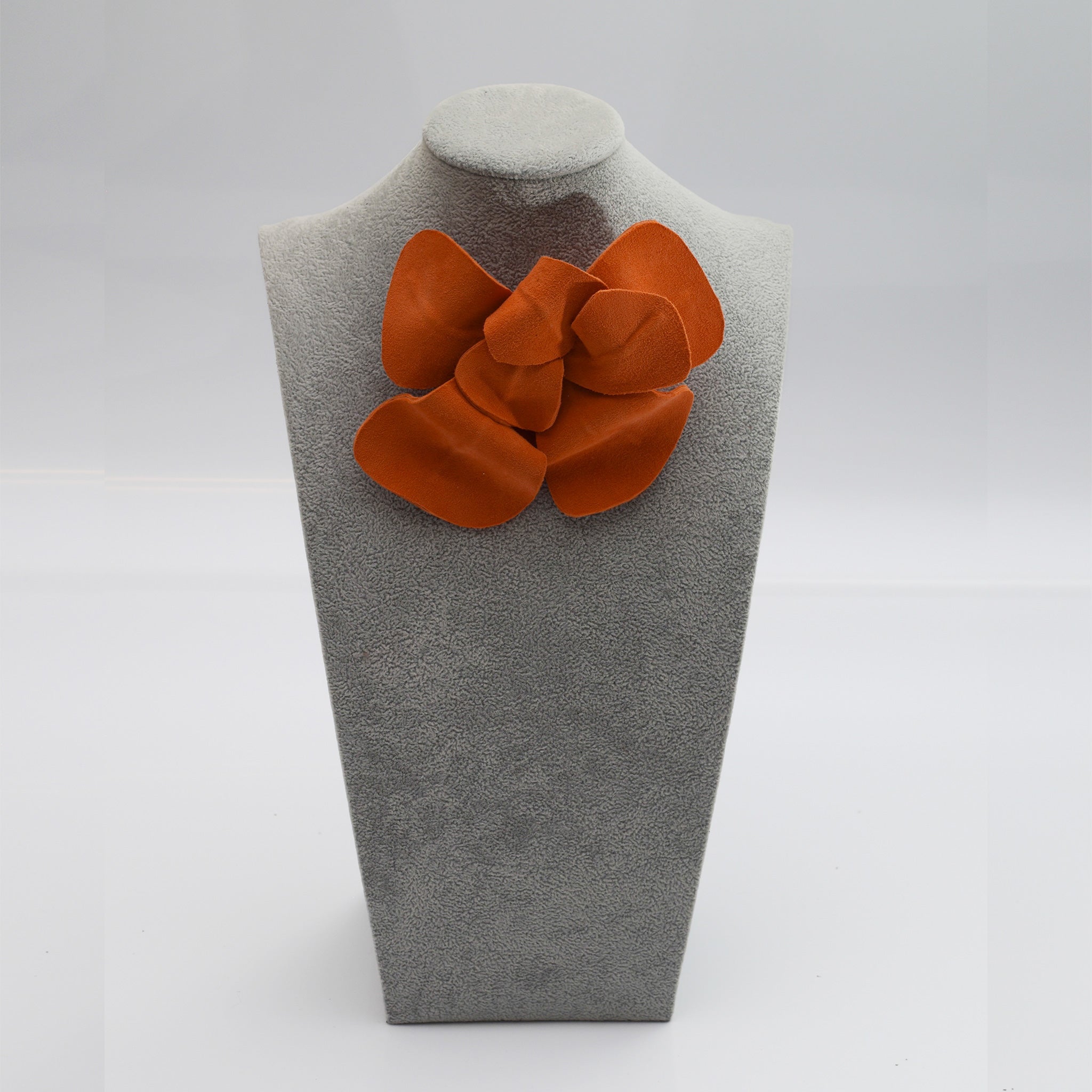 Flor de cuero naranja - Masum Karimi