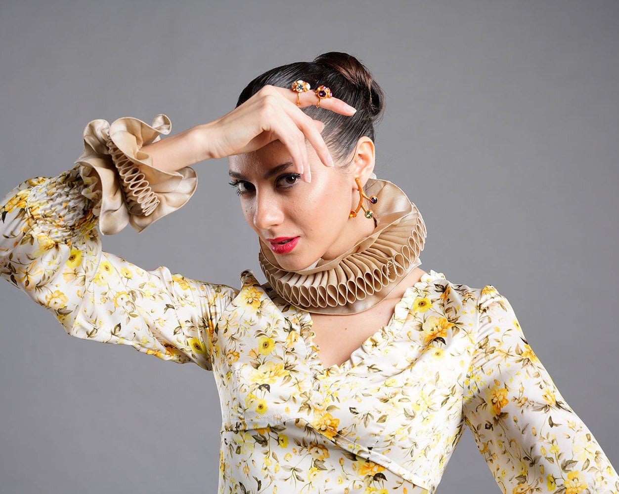 Gola de cuello beige - Masum Karimi