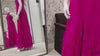 vestido fucisia invitada alta costura masum karimi. cuello halter y falda terminada con apliques de plumas y pedrería encima. 
